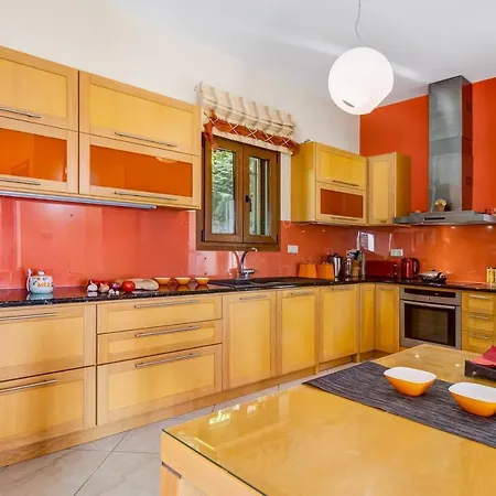 Hills Nydri (Lefkada)